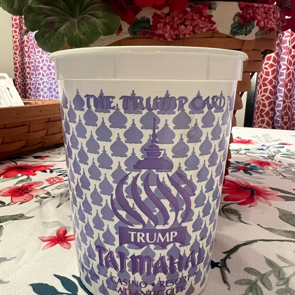 Vintage Trump Taj Mahal Purple Logo Souvenir Cup